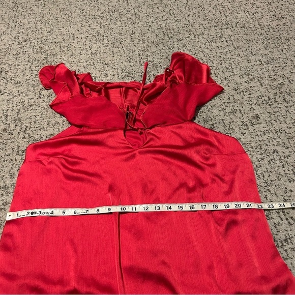 Torrid Fuchsia Pink Cold Shoulder Chiffon Top Size 1X - Picture 12 of 13